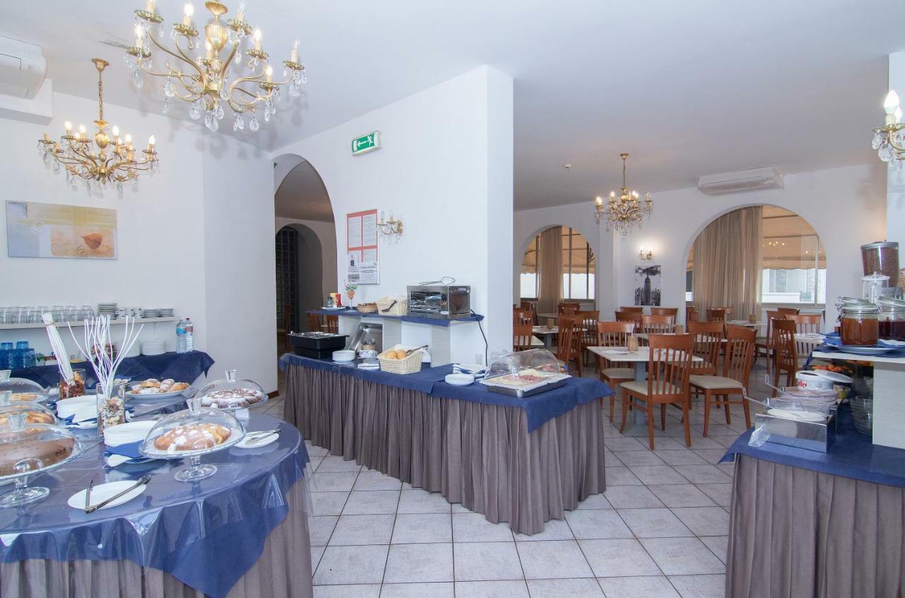 Hotel Napoleon Риччоне Экстерьер фото